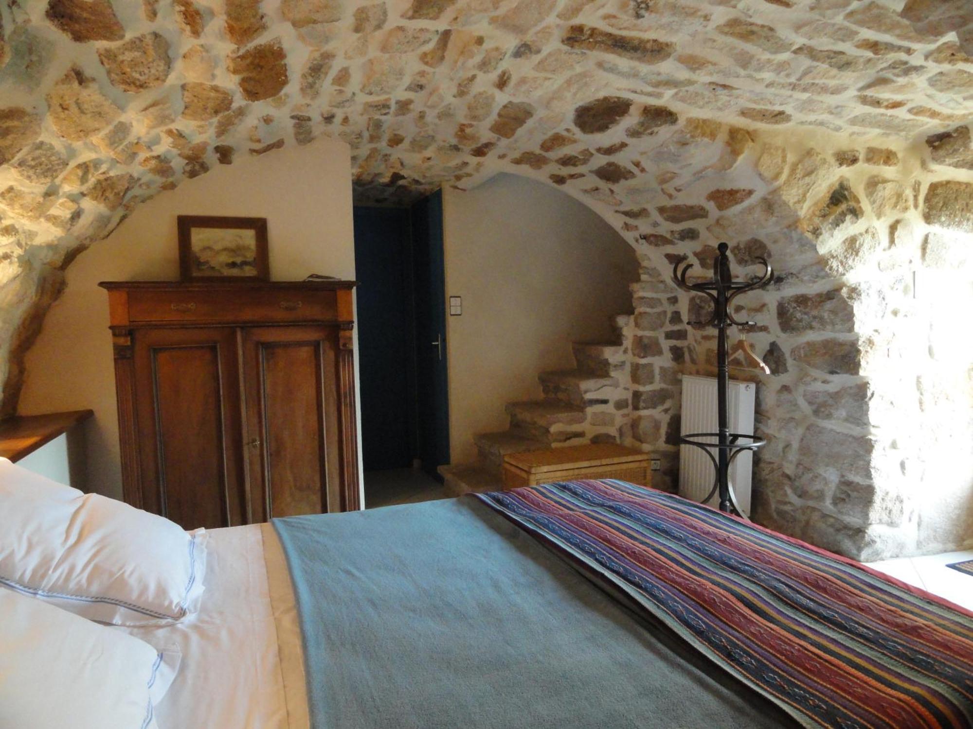 Chambre D'Hotes Au Creux Du Chambon Joyeuse Zimmer foto